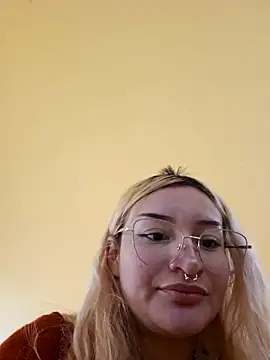 sadnessgyall online show from February 16, 2025, 3:04 am