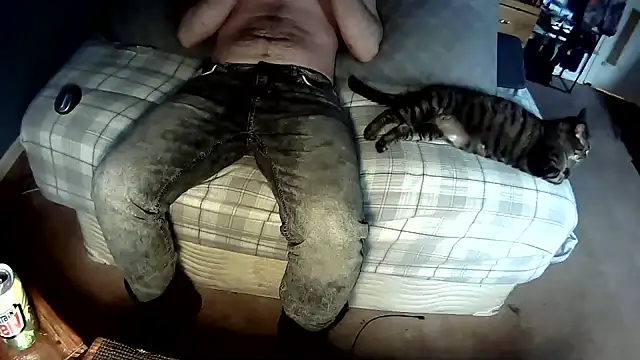 Spunwhiteboy1992 online show from April 19, 2026, 9:17 pm