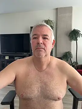 aarosteev2 online show from February 13, 2026, 2:06 pm