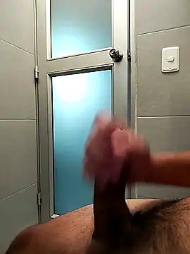 Snapshot of Juan8521 chatting on October 5, 2025, 11:01 am Juan8521 online show from October 5, 2025, 11:01 am