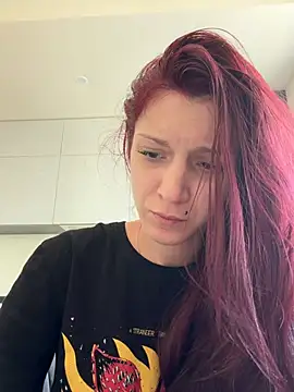 Kathleen Meow online show from May 18, 2026, 6:51 am