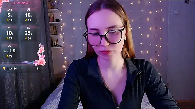 Snapshot of Miya_Mark chatting on March 4, 2025, 2:32 pm Miya Mark online show from March 4, 2025, 2:32 pm