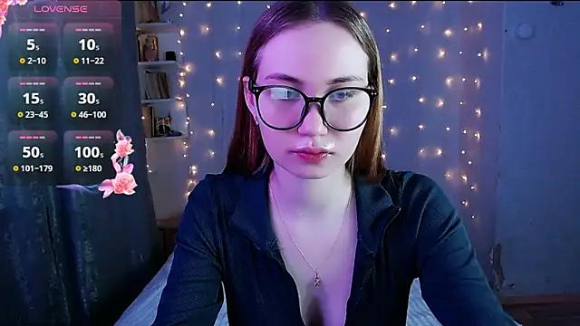 Snapshot of Miya_Mark chatting on February 17, 2025, 7:01 pm Miya Mark online show from February 17, 2025, 7:01 pm