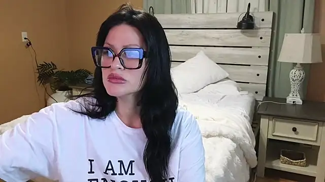 Snapshot of TexasTattooedHouseWife chatting on December 5, 2025, 3:27 am TexasTattooedHouseWife online show from December 5, 2025, 3:27 am