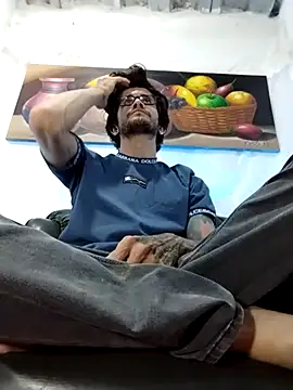 Loggan donnelly online show from April 18, 2026, 4:26 am