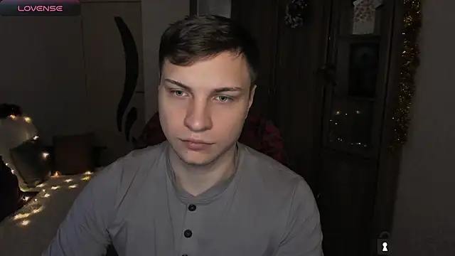 handsome guy01 online show from November 27, 2025, 12:55 am