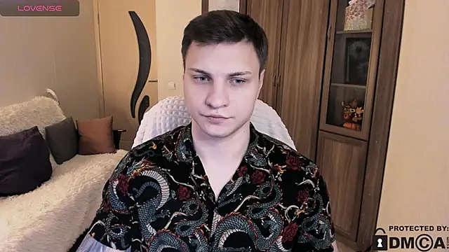 handsome guy01 online show from November 20, 2025, 7:47 pm