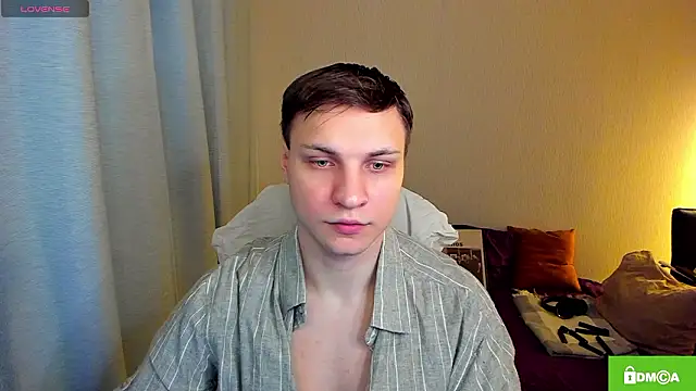 handsome guy01 online show from March 5, 2026, 10:05 pm