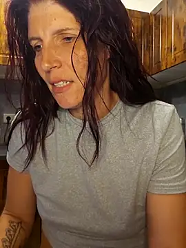 Lenchen  online show from April 18, 2026, 7:51 pm