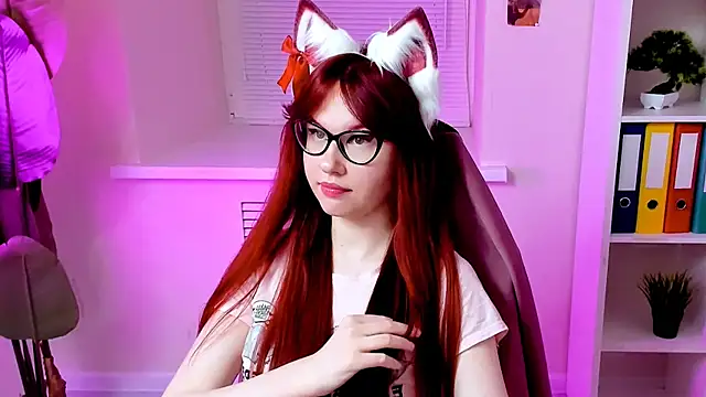 Snapshot of CarolGiggly chatting on November 2, 2025, 11:54 pm CarolGiggly online show from November 2, 2025, 11:54 pm