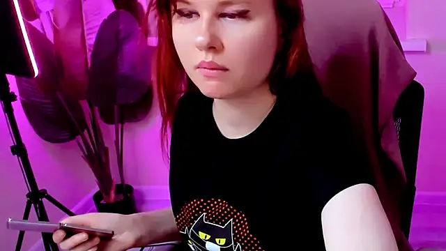 Snapshot of CarolGiggly chatting on November 23, 2025, 12:09 am CarolGiggly online show from November 23, 2025, 12:09 am