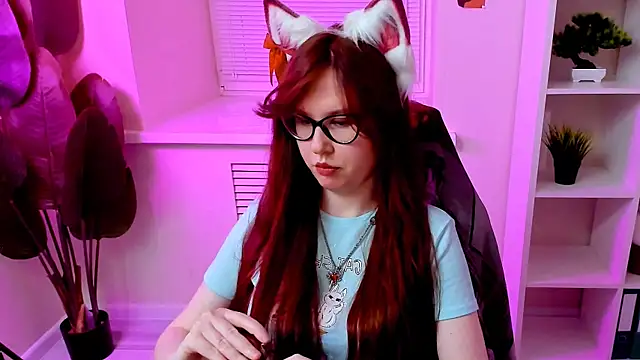 CarolGiggly online show from April 10, 2026, 1:29 pm