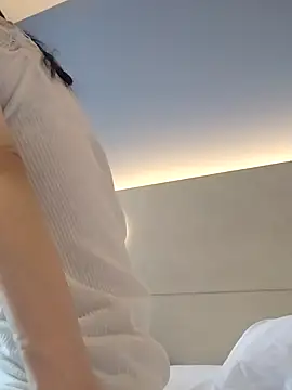 Hana-tan online show from April 17, 2026, 11:07 pm