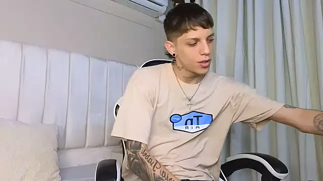 Snapshot of Adam_hard_ chatting on September 15, 2025, 7:14 pm Adam hard  online show from September 15, 2025, 7:14 pm