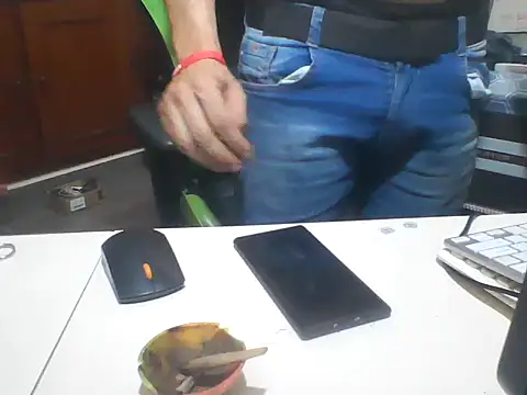 Snapshot of SOLESFETISHBR chatting on October 28, 2025, 11:47 pm SOLESFETISHBR online show from October 28, 2025, 11:47 pm