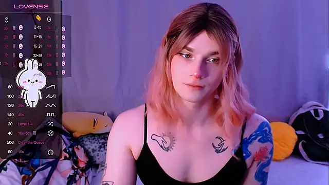 Snapshot of Alice_Hells chatting on October 2, 2025, 5:55 am Alice Hells online show from October 2, 2025, 5:55 am