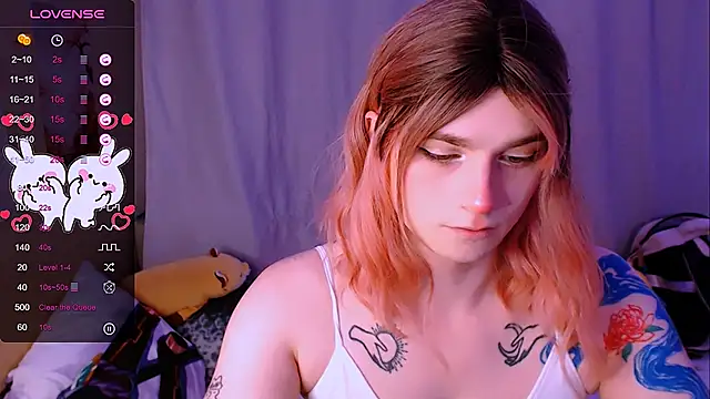 Snapshot of Alice_Hells chatting on October 25, 2025, 7:51 am Alice Hells online show from October 25, 2025, 7:51 am