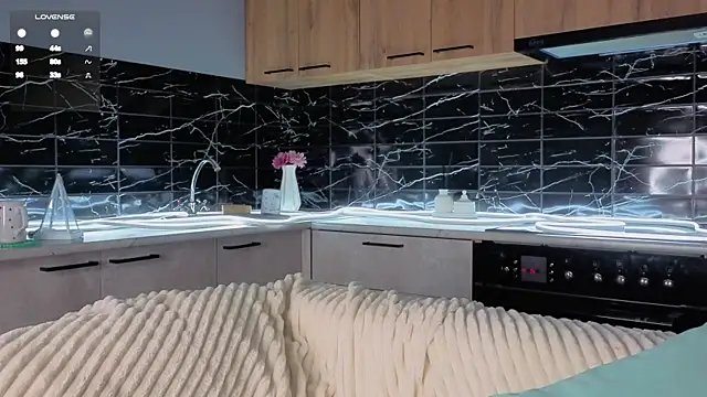 Snapshot of EngelFugler chatting on December 19, 2025, 1:20 am EngelFugler online show from December 19, 2025, 1:20 am