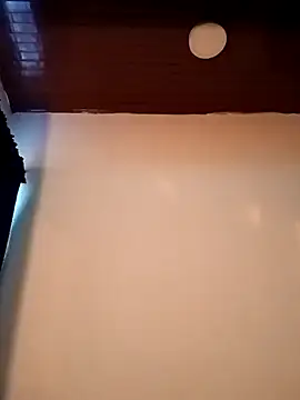 Axel11Luna online show from April 8, 2026, 10:22 pm