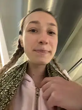 Snapshot of Lia__Love chatting on October 13, 2025, 12:07 pm Lia Love online show from October 13, 2025, 12:07 pm