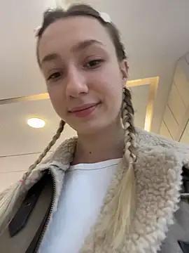 Snapshot of Lia__Love chatting on November 4, 2025, 11:14 am Lia Love online show from November 4, 2025, 11:14 am