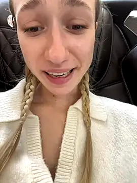 Snapshot of Lia__Love chatting on September 15, 2025, 12:16 pm Lia Love online show from September 15, 2025, 12:16 pm