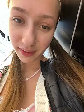 Snapshot of Lia__Love chatting on March 11, 2025, 12:17 pm Lia Love online show from March 11, 2025, 12:17 pm