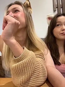 Snapshot of Lia__Love chatting on October 31, 2025, 2:24 pm Lia Love online show from October 31, 2025, 2:24 pm