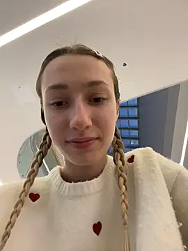 Snapshot of Lia__Love chatting on December 16, 2025, 1:04 pm Lia Love online show from December 16, 2025, 1:04 pm