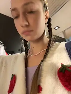 Snapshot of Lia__Love chatting on March 17, 2025, 12:14 pm Lia Love online show from March 17, 2025, 12:14 pm