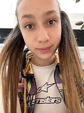 Snapshot of Lia__Love chatting on March 18, 2025, 1:12 pm Lia Love online show from March 18, 2025, 1:12 pm