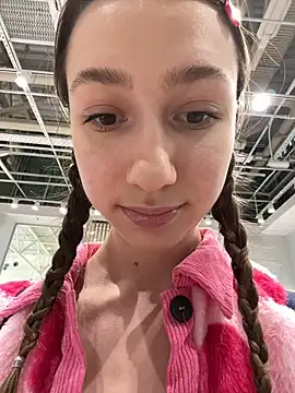 Snapshot of Lia__Love chatting on February 7, 2025, 12:28 pm Lia Love online show from February 7, 2025, 12:28 pm