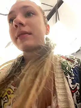 Snapshot of Lia__Love chatting on March 11, 2025, 9:13 am Lia Love online show from March 11, 2025, 9:13 am