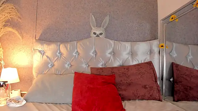 GABYTAYLOR  online show from October 11, 2025, 1:45 pm