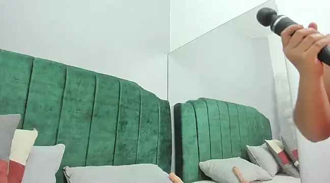 GABYTAYLOR  online show from February 28, 2025, 1:36 pm