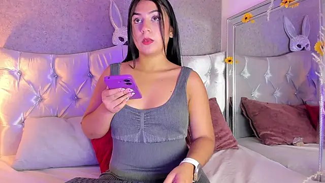 GABYTAYLOR  online show from October 9, 2025, 1:44 pm