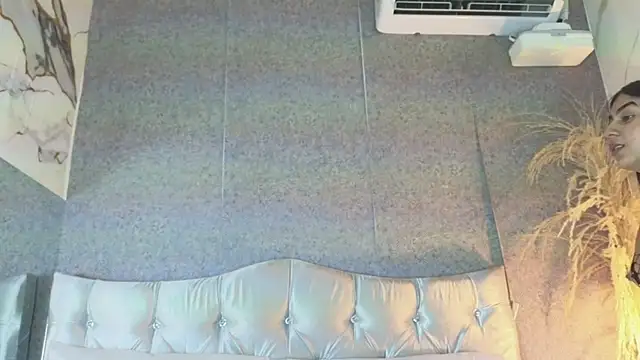 GABYTAYLOR  online show from April 18, 2026, 1:35 pm