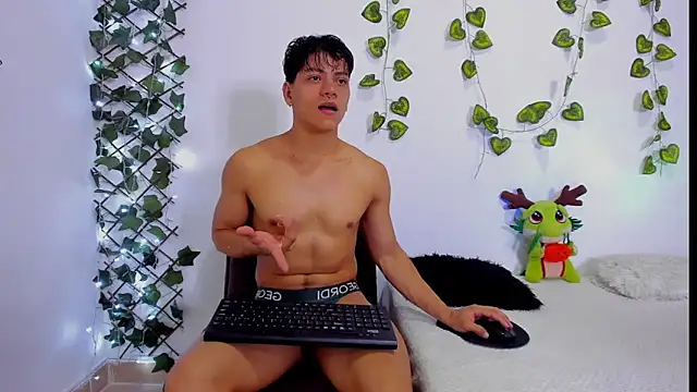 Snapshot of Valentino__X chatting on November 11, 2025, 5:02 am Valentino X online show from November 11, 2025, 5:02 am