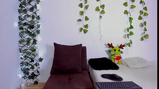 Snapshot of Valentino__X chatting on November 5, 2025, 4:26 am Valentino X online show from November 5, 2025, 4:26 am