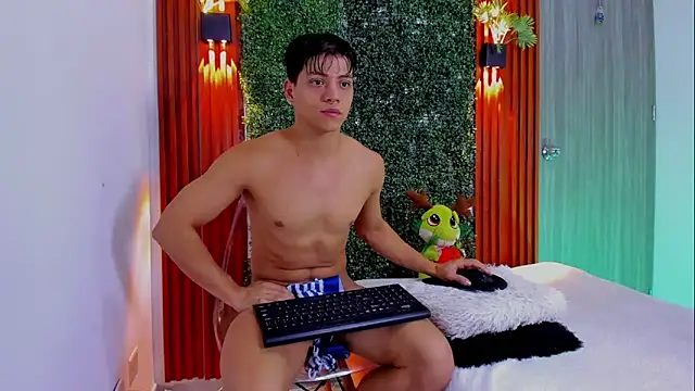 Snapshot of Valentino__X chatting on October 28, 2025, 4:35 am Valentino X online show from October 28, 2025, 4:35 am