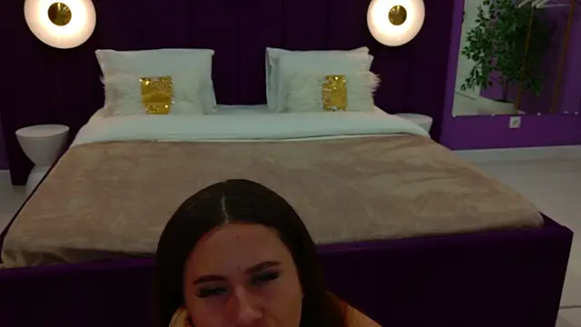 Snapshot of milaleoneli chatting on March 22, 2025, 12:25 pm milaleoneli online show from March 22, 2025, 12:25 pm