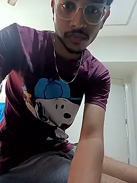 Snapshot of skinnyyyyyyyyy chatting on November 7, 2025, 4:28 am skinnyyyyyyyyy online show from November 7, 2025, 4:28 am