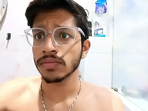 Snapshot of skinnyyyyyyyyy chatting on February 20, 2025, 3:01 am skinnyyyyyyyyy online show from February 20, 2025, 3:01 am