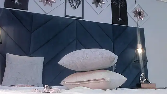 mia greeco online show from January 29, 2025, 4:19 pm