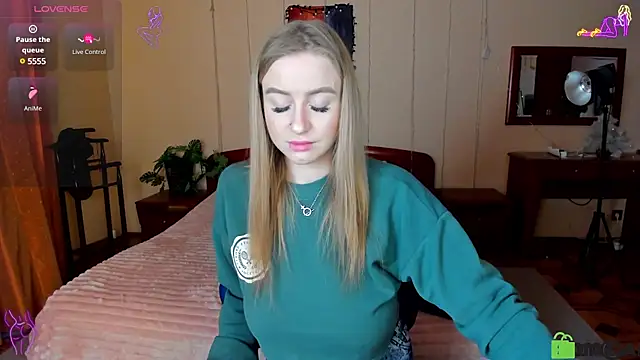 Snapshot of alexa_glory chatting on March 13, 2025, 12:02 pm alexa glory online show from March 13, 2025, 12:02 pm