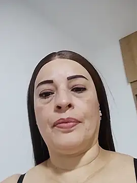 Snapshot of _Prinscarlet_ chatting on November 2, 2025, 2:38 am Prinscarlet online show from November 2, 2025, 2:38 am