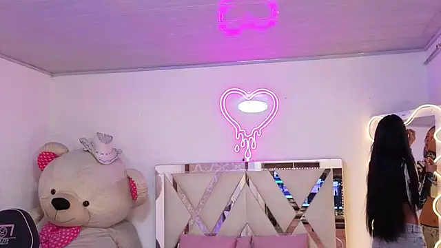 Snapshot of Jazmin_tay chatting on November 14, 2025, 11:47 am Jazmin tay online show from November 14, 2025, 11:47 am