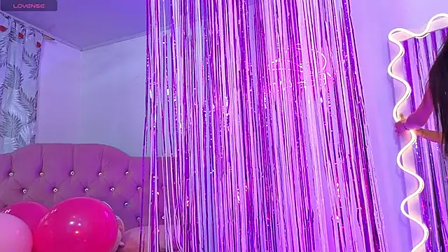 Snapshot of Jazmin_tay chatting on November 27, 2025, 7:25 pm Jazmin tay online show from November 27, 2025, 7:25 pm