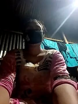 Snapshot of HenaAra chatting on January 3, 2025, 12:29 pm HenaAra online show from January 3, 2025, 12:29 pm