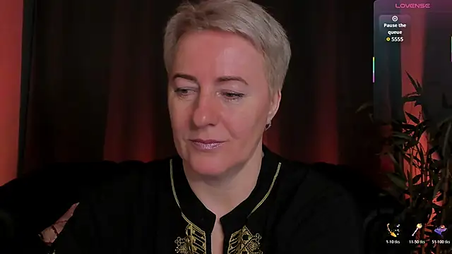 Nika Smit online show from April 10, 2026, 5:14 am